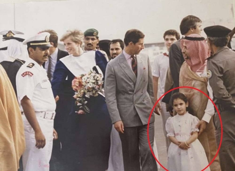 من هي الطفلة السعودية التي ظهرت في صورة متداولة بجانب الأميرة ديانا؟ .. والكشف عن مناسبتها وموقع التقاطها