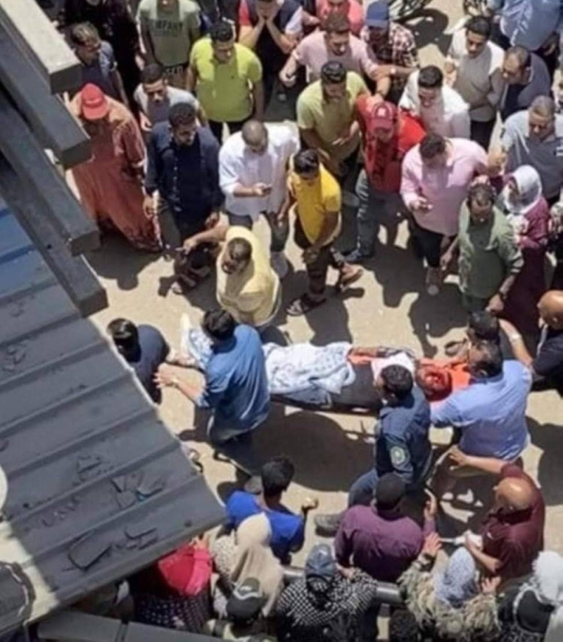 شاهد : طالب يذبح زميلته أمام بوابة جامعة المنصورة في مصر!