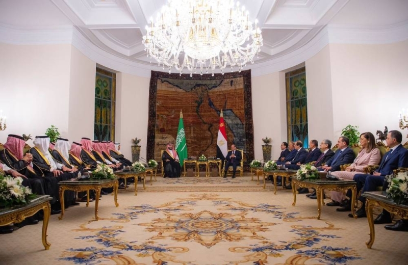 بالصور.. ولي العهد والرئيس المصري يعقدان لقاءً ثنائياً في قصر الاتحادية