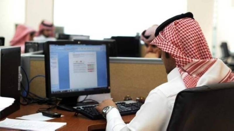 اعتبارًا من الغد.. بدء توطين هذه الوظائف لتوفير فرص عمل للسعوديين بنسبة 50%