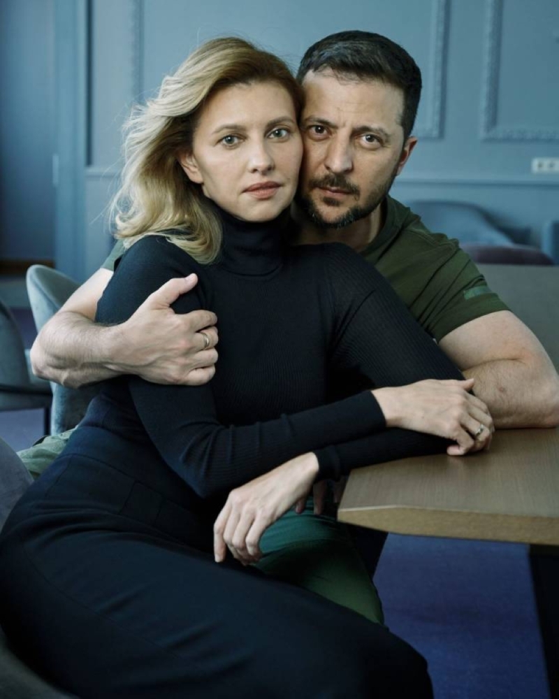 شاهد .. جلسة تصوير للرئيس الأوكراني زيلينسكي وزوجته رغم استمرار الحرب تثير الغضب!