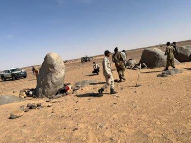 بالصور: العثور على جثث 15 مهاجراً بينهم نساء وأطفال في صحراء ليبيا.. والكشف عن جنسيتهم وسبب وفاتهم