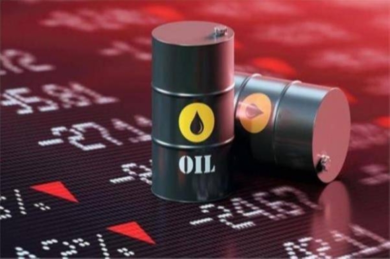 تراجع ملحوظ في أسعار النفط .. والكشف عن سعر البرميل