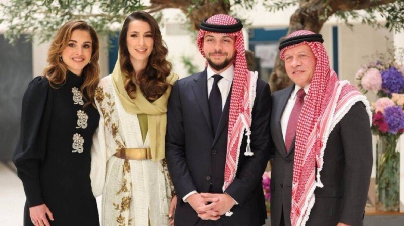 أول تعليق من الملكة رانيا على خطوبة ابنها ولي عهد الأردن من المواطنة السعودية "رجوة آل سيف"