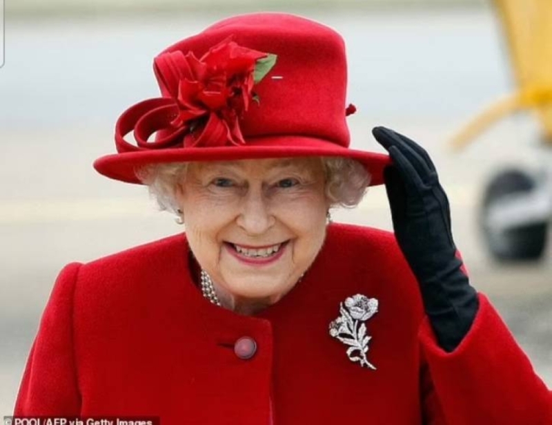 شاهد: سحابة على شكل الملكة الراحلة "إليزابيث" تظهر فوق مدينة إنجليزية