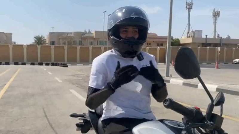 شاهد لأول مرة في السعودية .. ميدان تدريبي لقيادة الدراجات النارية للنساء في الدمام