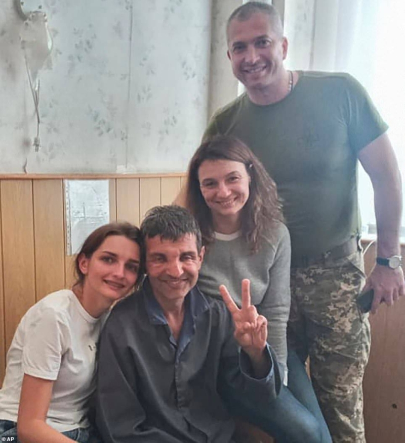 شاهد.. كيف ظهر جندي أوكراني بعد اعتقاله 4 أشهر داخل معسكرات بوتين
