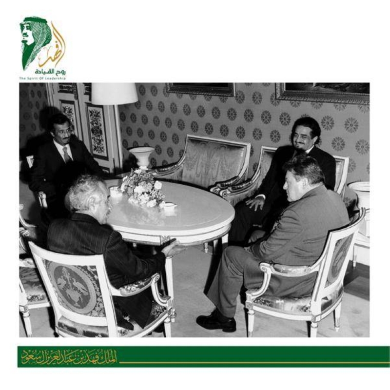 شاهد : صورة نادرة لـ "الملك فهد" مع خادم الحرمين الملك سلمان .. والكشف عن تاريخ ومكان التقاطها