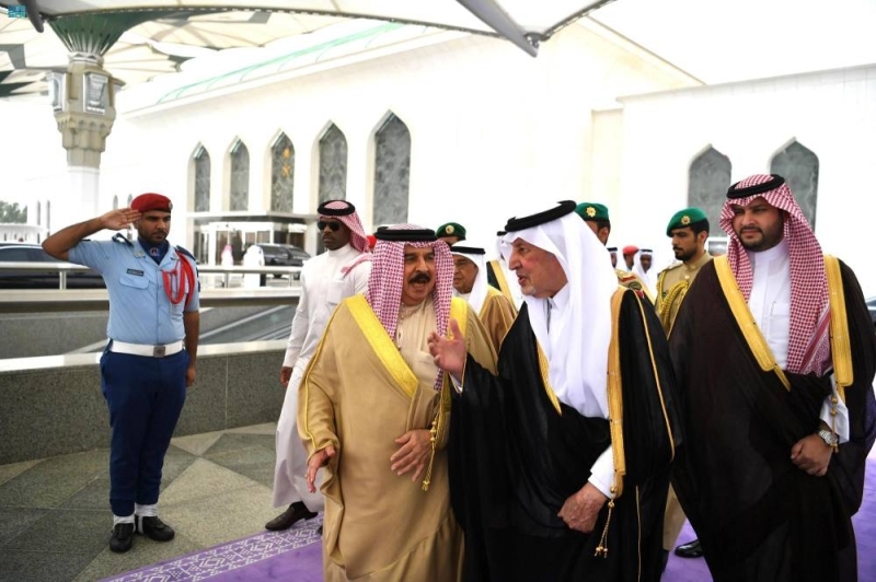 شاهد: ملك البحرين يغادر جدة بعد زيارة للمملكة