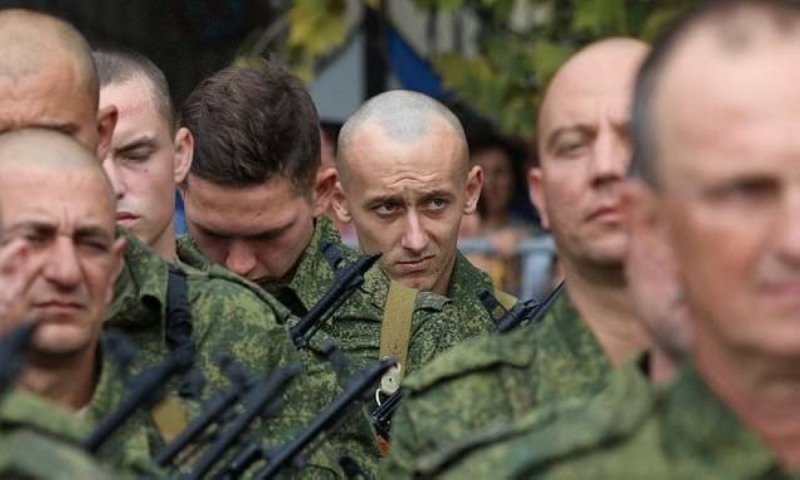 "أريد أن أعيش" .. آلاف الجنود الروس يتصلون بالخطوط الساخنة الأوكرانية للسماح لهم بالاستسلام