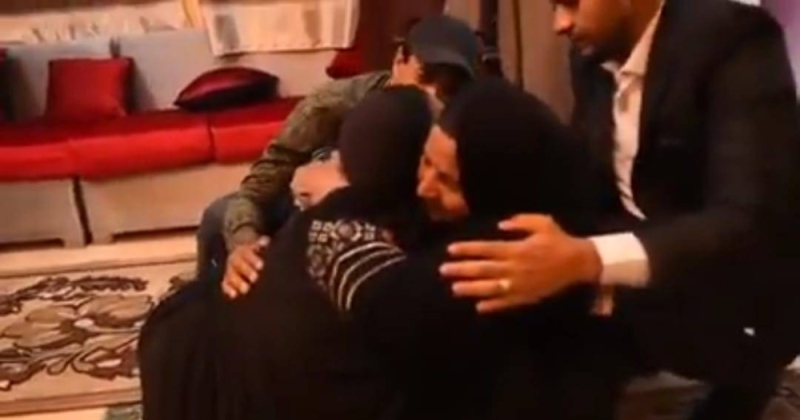 بعد العثور عليها.. شاهد بالفيديو : أول لقاء بين السيدة المصرية التي فقدت قبل 50 عاما وأسرتها الحقيقية
