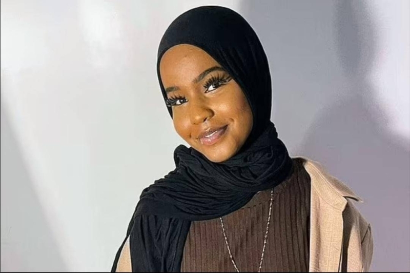 أغرب قصة وفاة فتاة مسلمة بسبب الحجاب داخل مدينة ألعاب في لندن