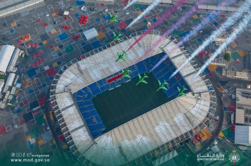 شاهد.. عرض لطائرات سعودية فوق استاد المباراة الافتتاحية لمونديال قطر 2022