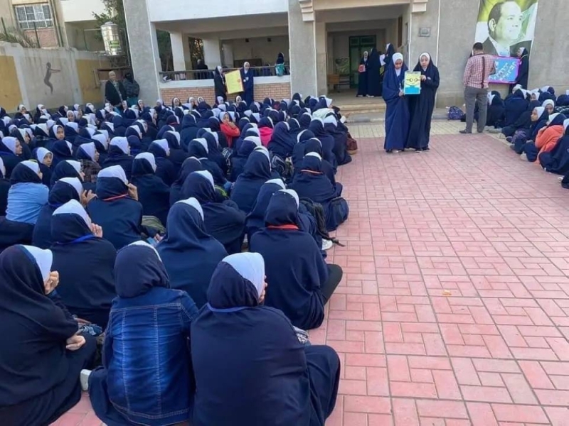 وصف بالغير مألوف .. شاهد: ارتداء طالبات  "خمارا أسودا " داخل مدرسة  مصرية  يثير  الجدل