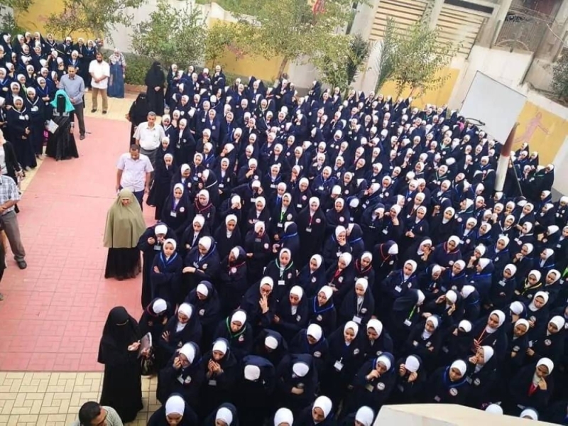 وصف بالغير مألوف .. شاهد: ارتداء طالبات  "خمارا أسودا " داخل مدرسة  مصرية  يثير  الجدل