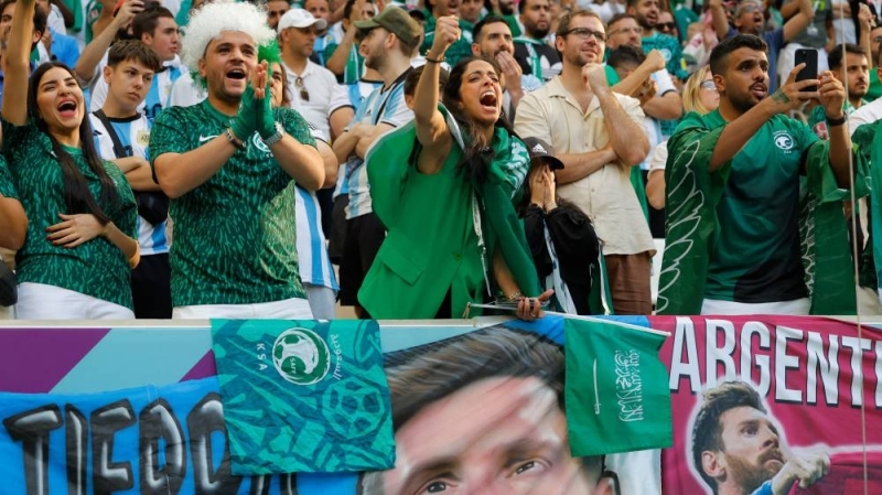 شاهد: فرحة الجماهير السعودية بفوز المنتخب على الأرجنتين في بطولة كأس العالم بقطر - فيديور