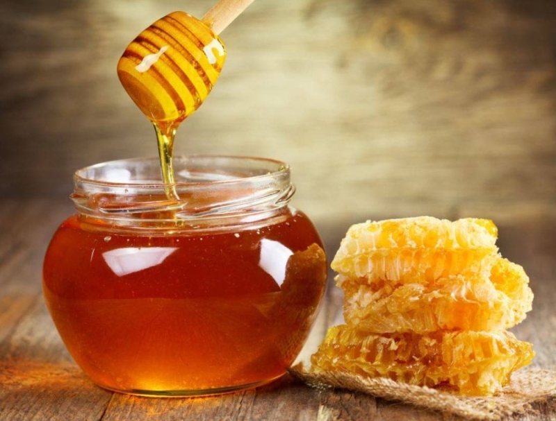 يعالج أمراض خطيرة.. دراسة تكشف عن فوائد جديدة  للعسل الطبيعي
