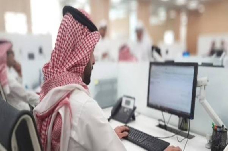توضيح هام من "الموارد البشرية" بشأن الموظف السعودي العامل في القطاع الخاص