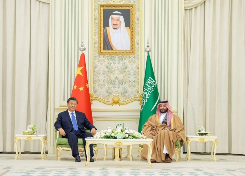 شاهد .. ولي العهد والرئيس الصيني يعقدان جلسة مباحثات رسمية في قصر اليمامة بالرياض
