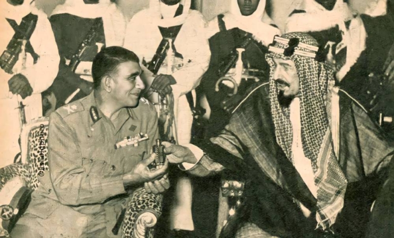 شاهد.. آخر صورة للملك عبد العزيز قبل وفاته ب 3 أشهر.. والكشف عن مناسبتها وتاريخ التقاطها