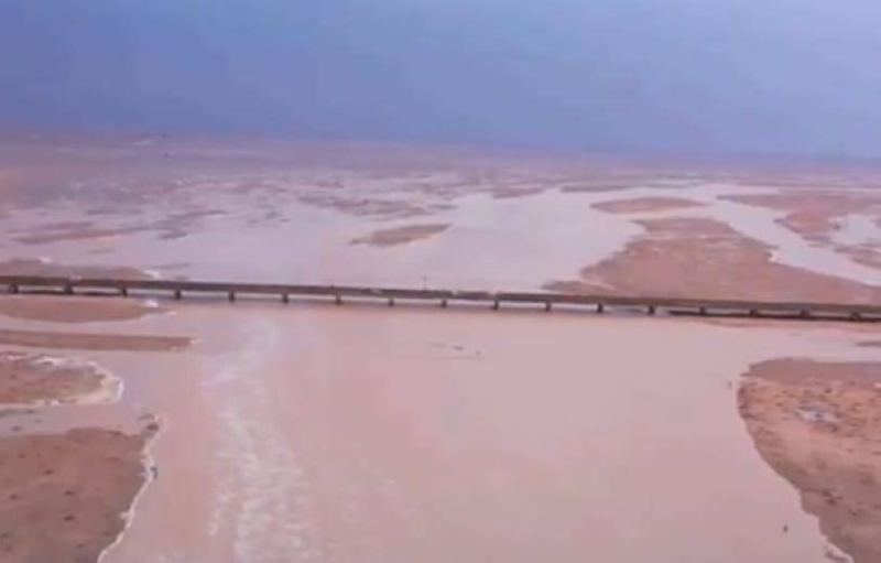 لأول مرة منذ 14 عاما.. شاهد:"وادي الرمة" يفيض بكامل طاقته بعد هطول الأمطار الغزيرة على القصيم