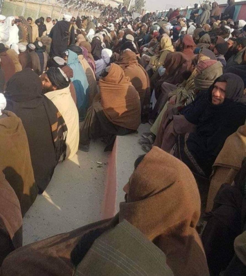 شاهد: حركة طالبان المتطرفة تعاقب 4 أشخاص بقطع أيديهم وجلد 9 آخرين في ملعب قندهار
