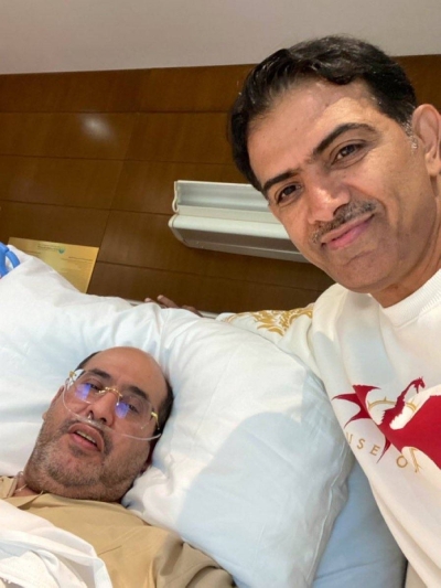شاهد : أحدث ظهور لرئيس نادي الاتحاد السابق ‎منصور البلوي داخل المستشفى بعد إجراء عملية جراحية