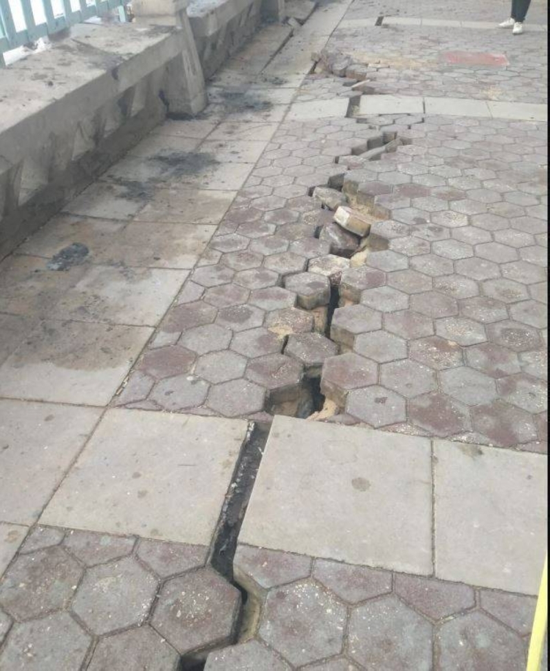 بعد حدوث زلزال تركيا … حقيقة صور تصدع وانشقاق أرصفة مدينة الإسكندرية في مصر