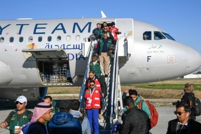 بالصور .. وصول أول وثاني طلائع الجسر الجوي السعودي إلى مطار أضنة لمساعدة متضرري زلزال تركيا وسوريا