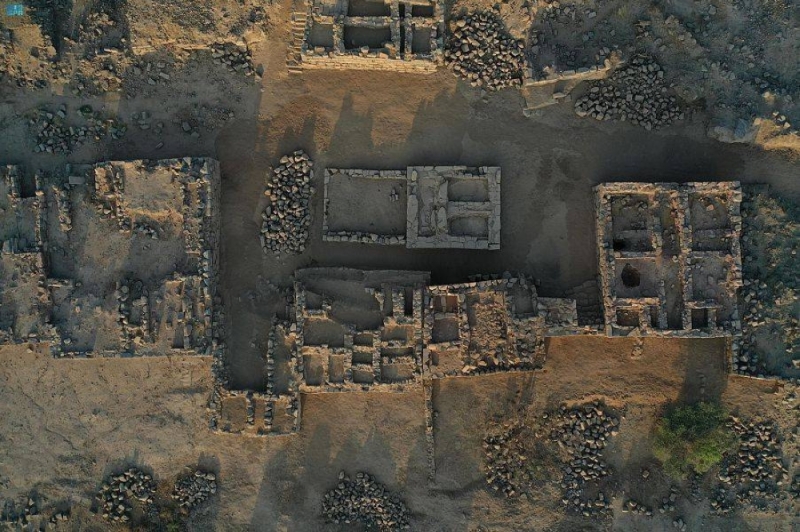 بالصور : اكتشاف نقوش مسندية ومعثورات أثرية نادرة في موقع الأخدود بنجران