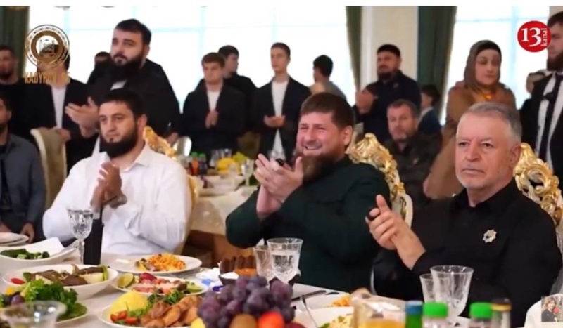 إخلاء الشوارع من المارة…شاهد: الزعيم الشيشاني يقيم حفلا أسطوريا بمناسبة زواج نجله أحمد تحت إجراءات أمنية مشددة