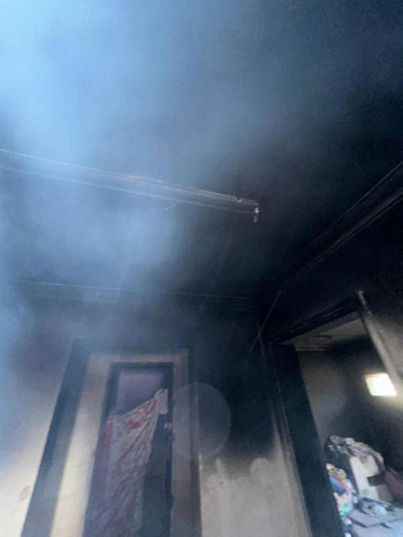تفحم الأثاث.. تفاصيل احتراق منزل مواطن في جازان بسبب شاحن جوال-صور