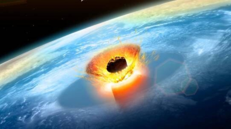 عالم فضاء كبير يتوقع اصطدام كويكب ضخم بالأرض :"أكثر تدميرا بـ 10 مرات من أكبر قنبلة نووية تم تفجيرها"
