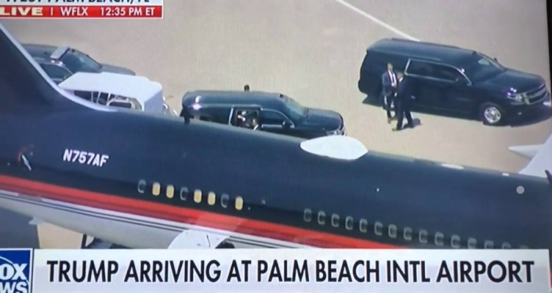 شاهد.. لحظة وصول ترامب للمطار وصعوده الطائرة متجهًا إلى نيويورك لبدء محاكمته