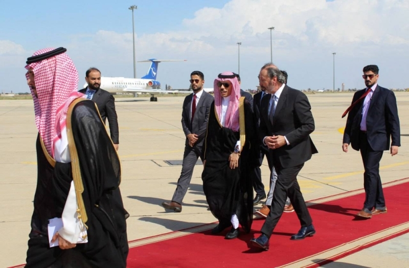 شاهد : لحظة وصول وزير الخارجية الأمير "فيصل بن فرحان " دمشق‬⁩ في زيارة رسمية لسوريا