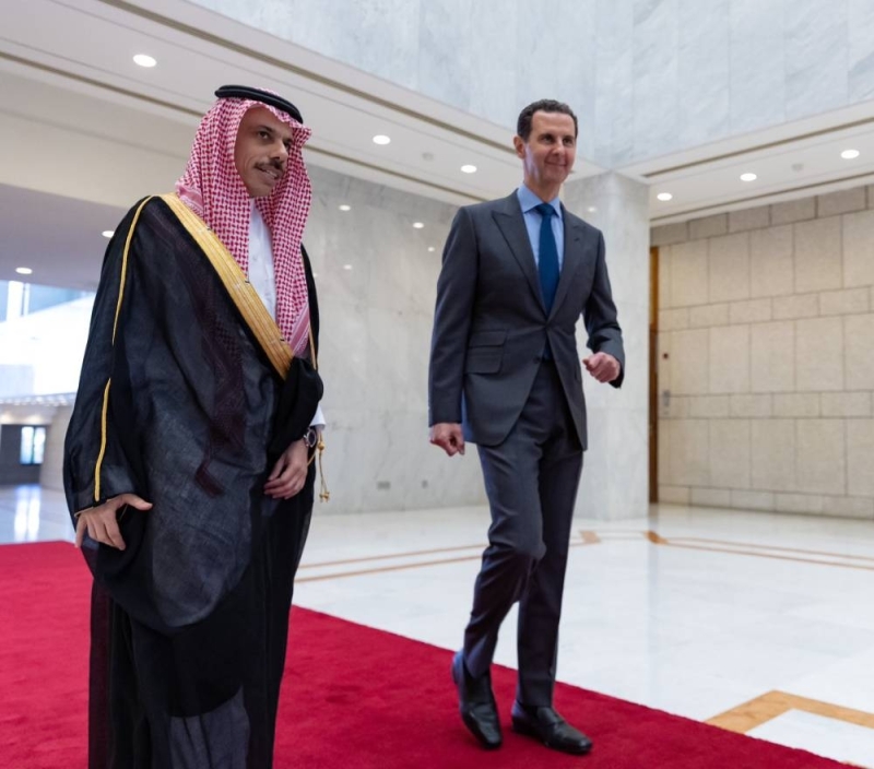 شاهد: بشار الأسد يستقبل الأمير "فيصل بن فرحان " وذلك في إطار زيارة رسمية لسوريا