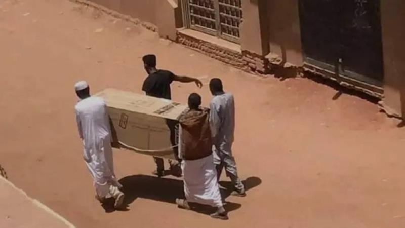 شاهد.. عمليات سلب ونهب في الخرطوم بعد  الاشتباكات العسكرية بين الجيش السوداني وقوات الدعم السريع