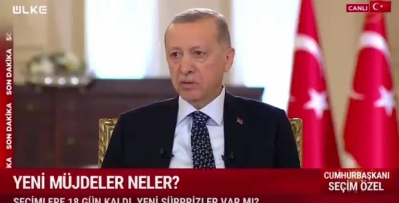 بالفيديو.. أردوغان يصاب بوعكة صحية مفاجئة أثناء مقابلة تلفزيونية على الهواء