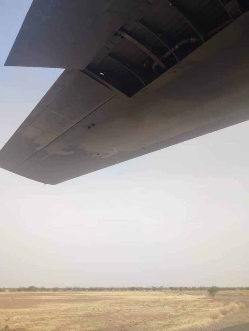 بالصور.. إصابة طائرة إجلاء تركية بإطلاق نار بعد استهدافها في السودان