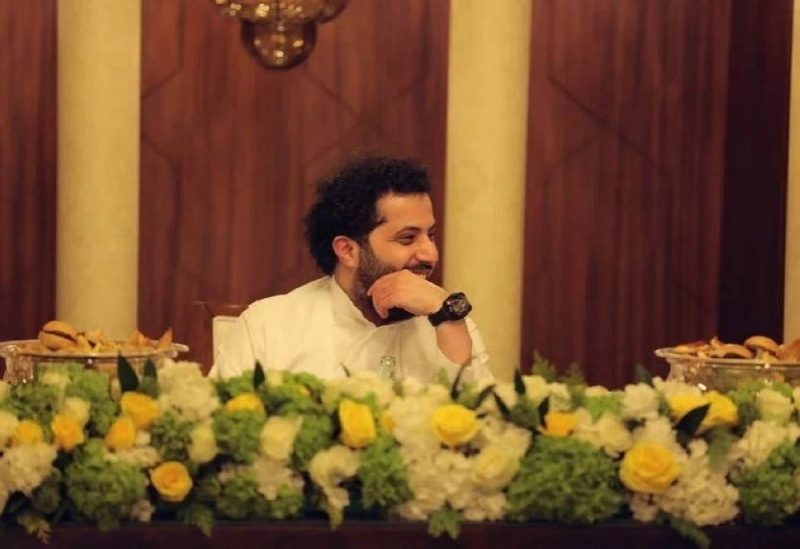 بالصور.. تركي آل الشيخ يقيم مأدبة عشاء للفنانين المشاركين في حفل ليلة "روائع الموجي"