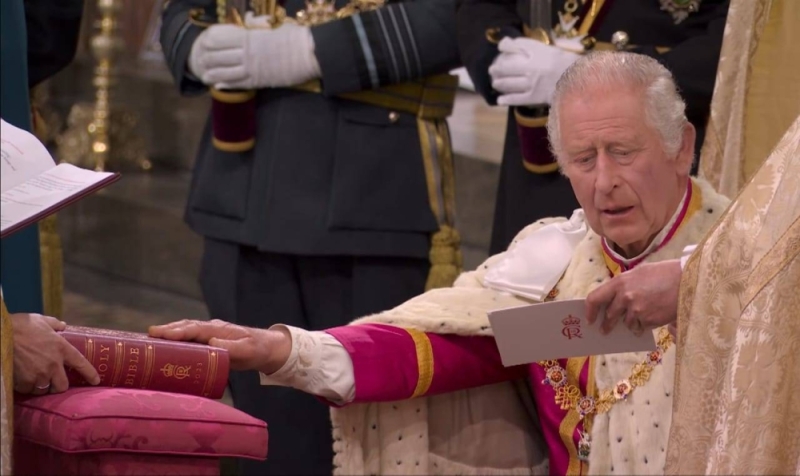شاهد: لحظة أداء الملك تشارلز الثالث القسم أثناء تتويجه ملكا على بريطانيا وأيرلندا الشمالية