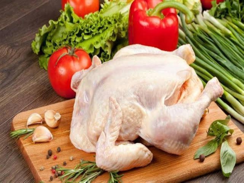 خبيرة تغذية  تكشف عن جزء في الدجاج من الأفضل عدم تناوله