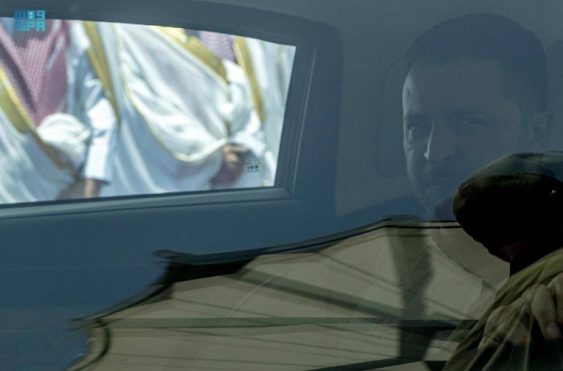 شاهد.. لحظة وصول الرئيس الأوكراني زيلينسكي إلى جدة لحضور القمة العربية