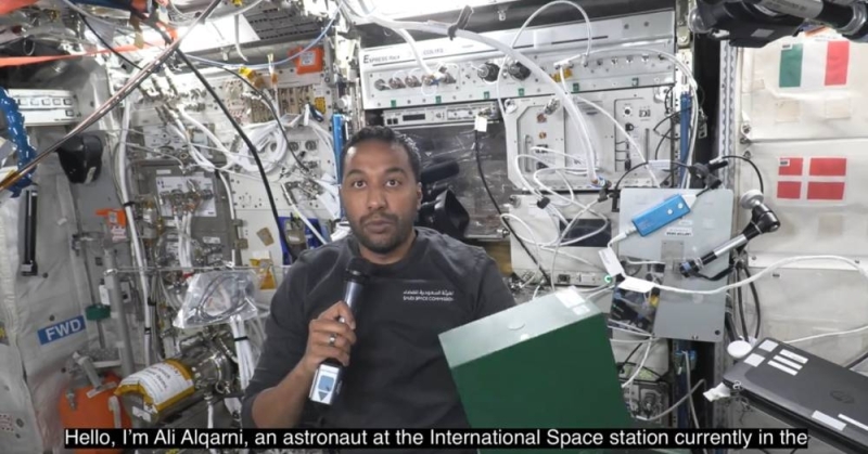 شاهد .. " علي القرني " يكشف عن أول تجربة علمية يقوم بها داخل محطة الفضاء ويكشف الهدف منها