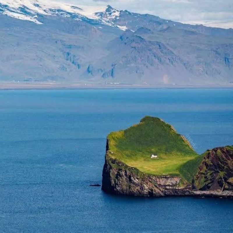 شاهد:  المنزل الأكثر عزلة في العالم  وسط جزيرة في البحر