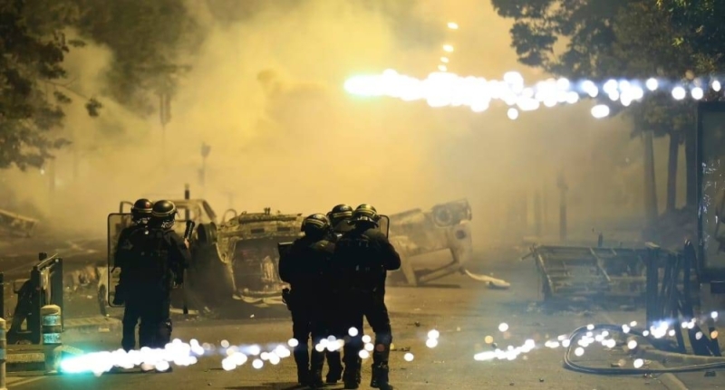 الاحتجاجات تهز فرنسا بعد مقتل مراهق على يد شرطي.. شاهد: أعمال شغب وسرقة متاجر