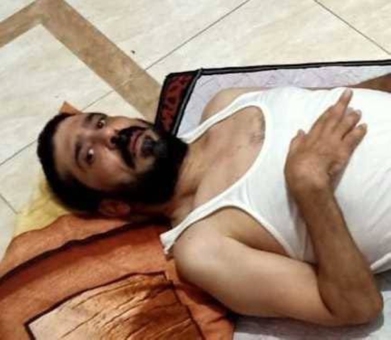 شاهد:  بطل رفع أثقال مصري يتحول إلى "قعيد" بعد إصابته بهذا المرض النادر