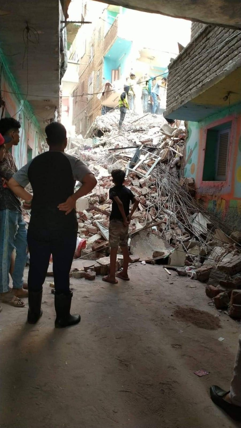بالصور .. انهيار جديد  لعمارة سكنية بالقاهرة والكشف عن عدد الوفيات والمصابين
