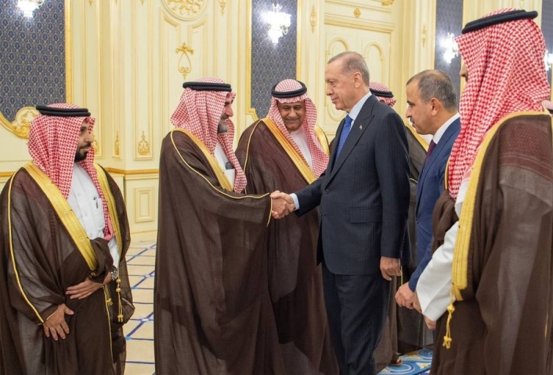 شاهد: ولي العهد‬⁩ يستقبل الرئيس التركي  في قصر السلام بجدة ويقيم مراسم استقبال رسمية لفخامته
