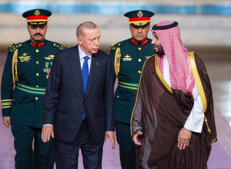 شاهد: ولي العهد‬⁩ يستقبل الرئيس التركي  في قصر السلام بجدة ويقيم مراسم استقبال رسمية لفخامته